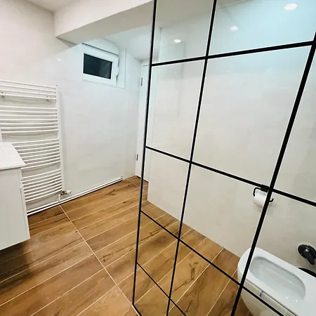 Irma Apartment *